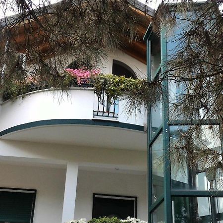 B&B Le Magnolie Γκαλλαράτε Εξωτερικό φωτογραφία