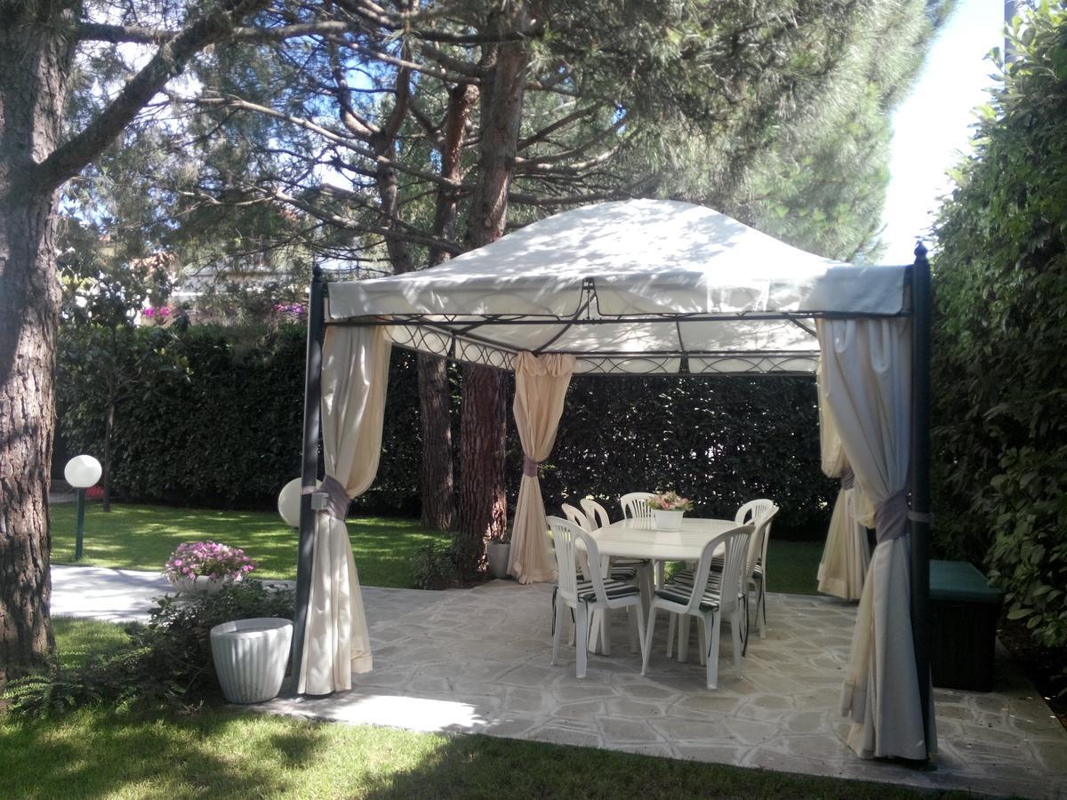 B&B Le Magnolie Γκαλλαράτε Εξωτερικό φωτογραφία
