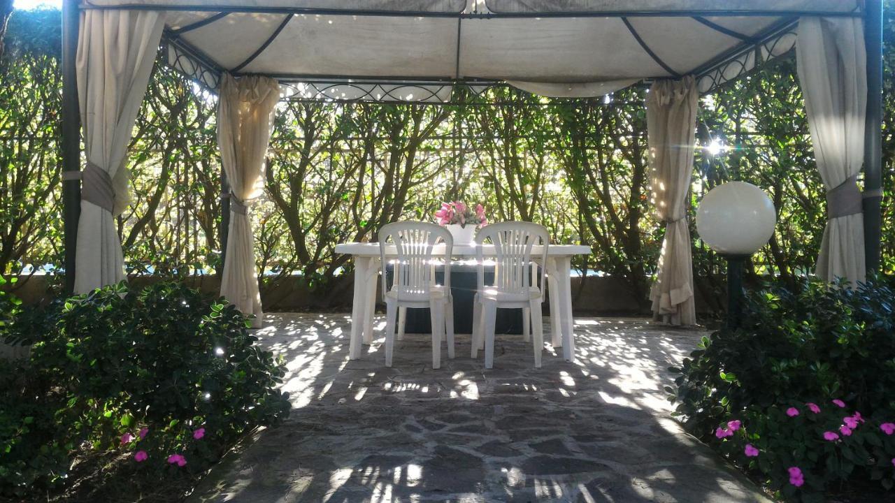 B&B Le Magnolie Γκαλλαράτε Εξωτερικό φωτογραφία